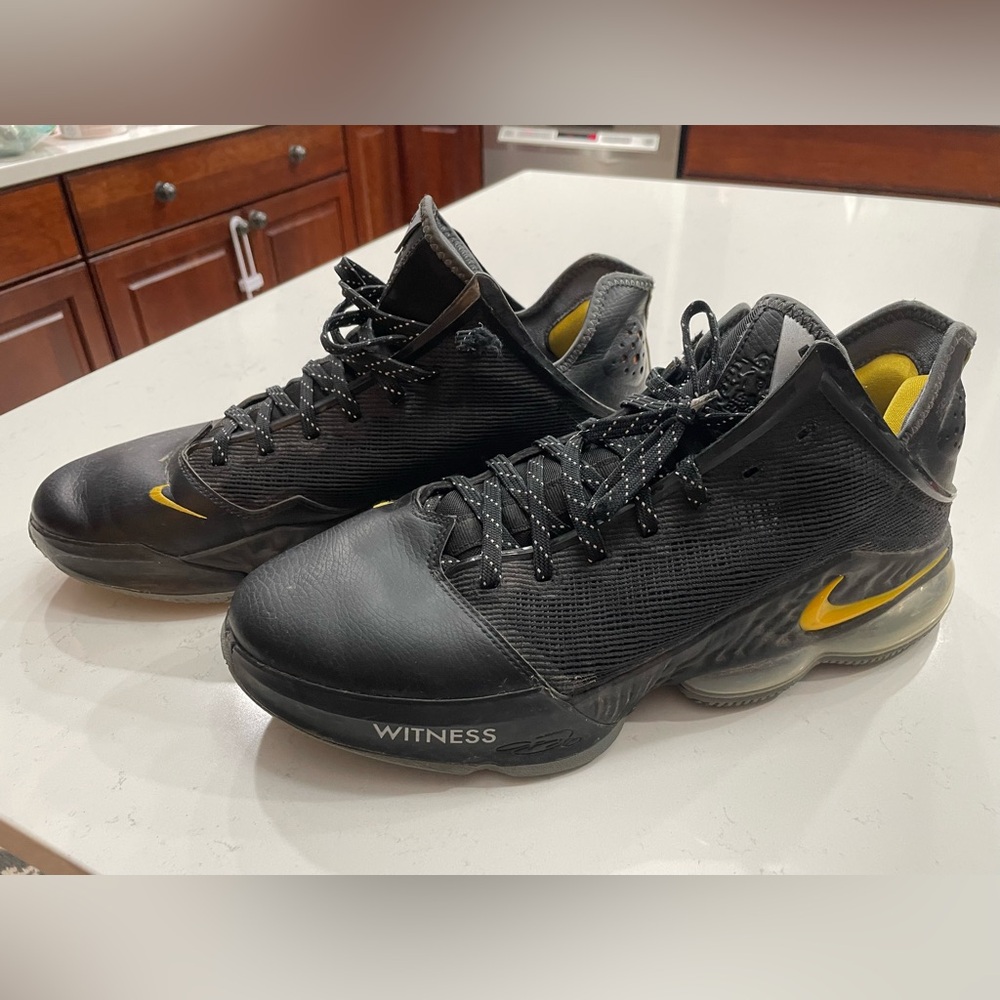 Nike Lebron Men’s size 14, 19 Low Shoes Witness Black/University Gold DH1270-002
